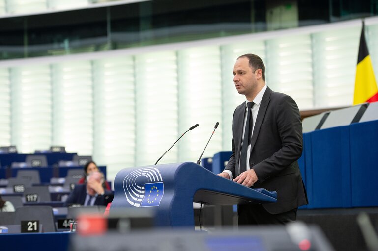 Zdjęcie 31: EP Plenary session - Impact of Russian illegal war of aggression against Ukraine on the EU transport and tourism sectors