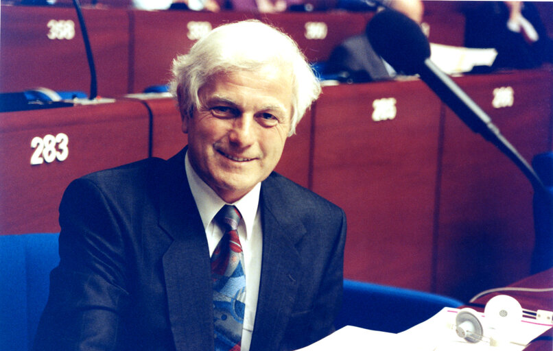 Foto 5: Portrait of Edgar Josef SCHIEDERMEIER, MEP during the 3rd and 4th Parliamentary Terms (1993-1999)