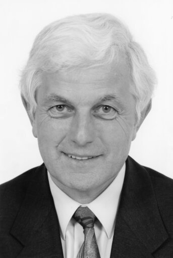 Valokuva 4: Portrait of Edgar Josef SCHIEDERMEIER, MEP during the 3rd and 4th Parliamentary Terms (1993-1999)