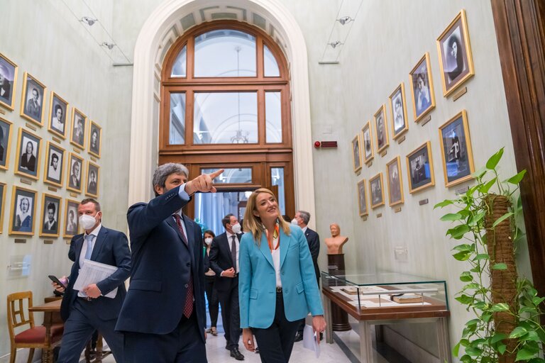 Снимка 5: Visit of Roberta METSOLA, EP President to Italy - Meeting with the President of the Italian Chamber of Deputies, Roberto Fico