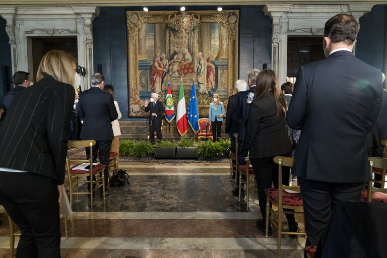 Fotografija 24: Visit of Roberta METSOLA, EP President to Italy - Roberta METSOLA, EP President and Sergio MATTARELLA, President of the Italian Republic discuss students