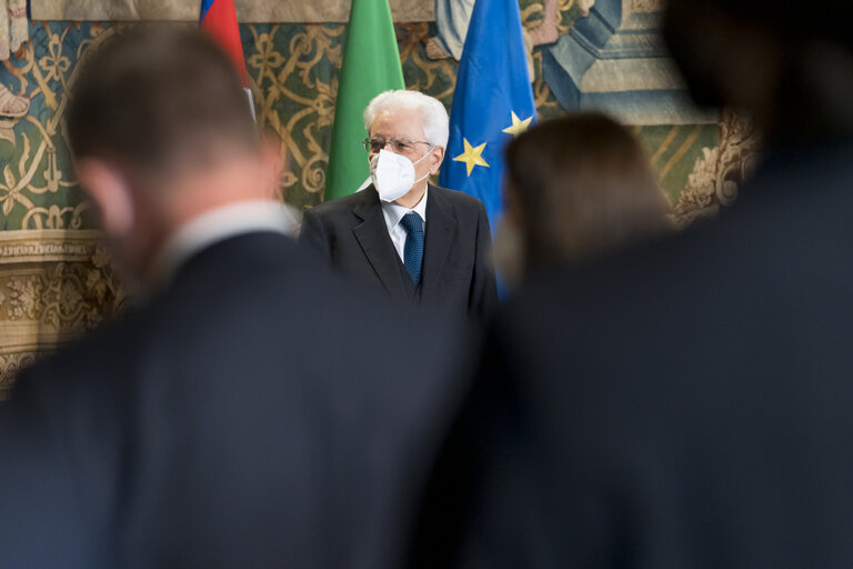 Fotografija 27: Visit of Roberta METSOLA, EP President to Italy - Roberta METSOLA, EP President and Sergio MATTARELLA, President of the Italian Republic discuss students