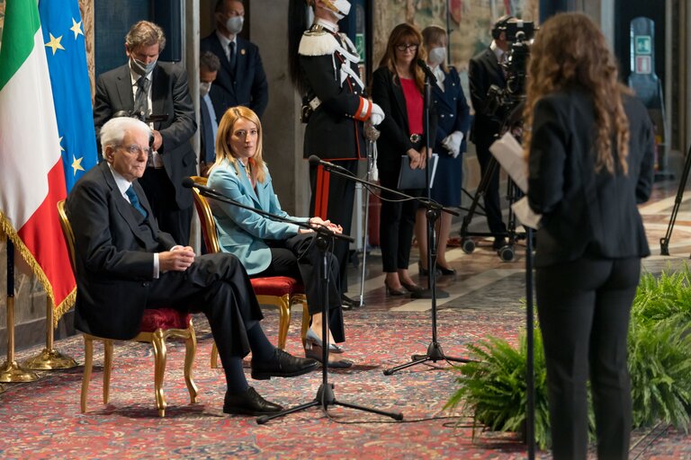 Fotografija 35: Visit Roberta METSOLA, EP President to Italy - Roberta METSOLA, EP President and Sergio MATTARELLA, President of the Italian Republic discuss with students