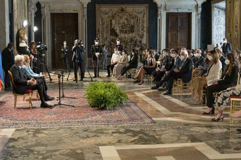 Fotografija 19: Visit of Roberta METSOLA, EP President to Italy - Roberta METSOLA, EP President and Sergio MATTARELLA, President of the Italian Republic discuss students