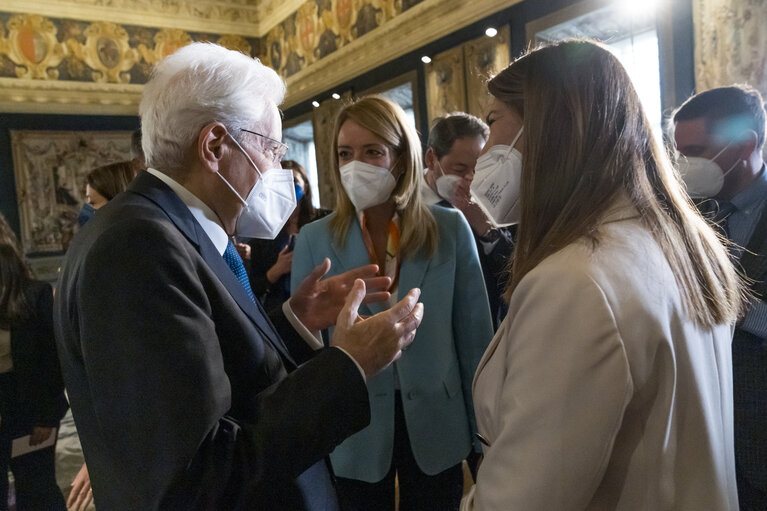 Fotografija 16: Visit of Roberta METSOLA, EP President to Italy - Roberta METSOLA, EP President and Sergio MATTARELLA, President of the Italian Republic discuss students