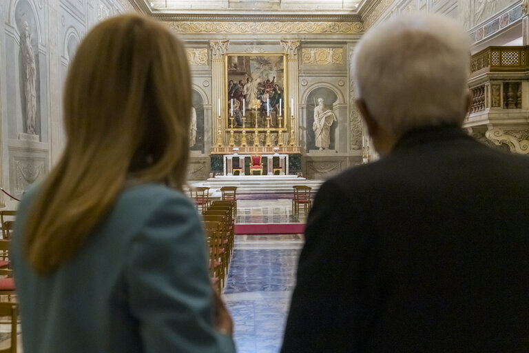 Fotografija 18: Visit of Roberta METSOLA, EP President to Italy - Roberta METSOLA, EP President and Sergio MATTARELLA, President of the Italian Republic discuss students