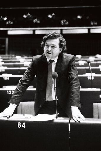 Fotografi 3: The MEP Richard BALFE during a session in Strasbourg on February 1980.