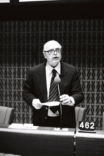 Fotografi 2: The MEP Pino ROMUALDI during a session in Strasbourg in February 1980.