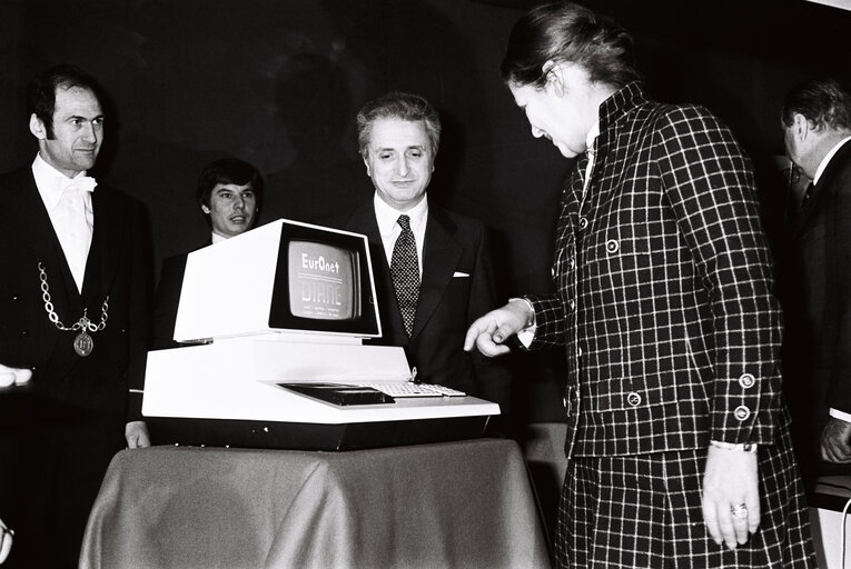 Fotografija 29: Presentation of Euronet DIANE — the European online information network at the European Parliament in Strasbourg