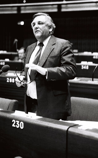 Fotografi 11: The MEP Sjouk JONKER during a session in Strasbourg on February 1980.