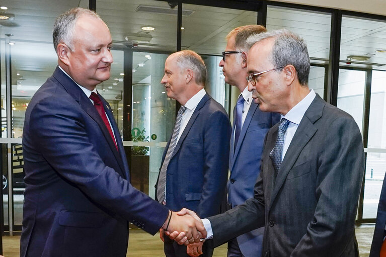 Photo 18 : David SASSOLI - EP President meets with Igor DODON - President of Moldova