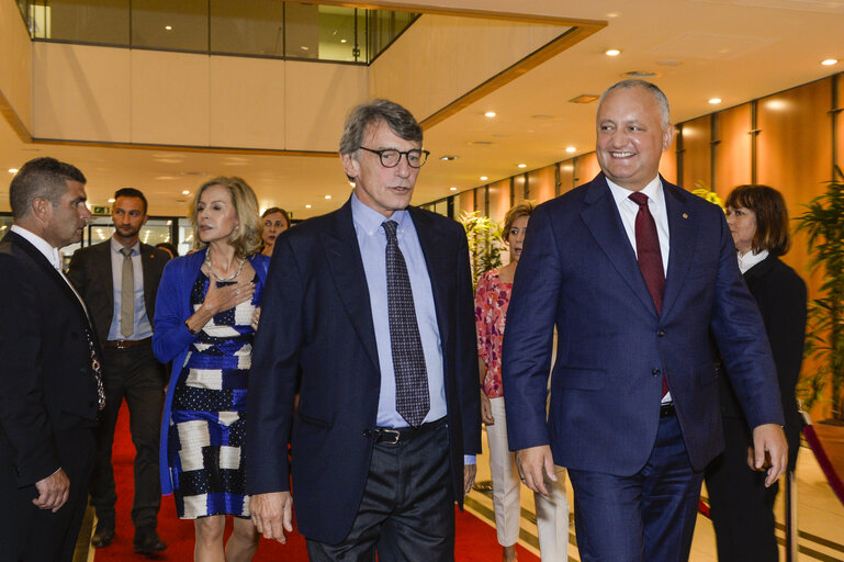 Foto 2: David SASSOLI - EP President meets with Igor DODON - President of Moldova