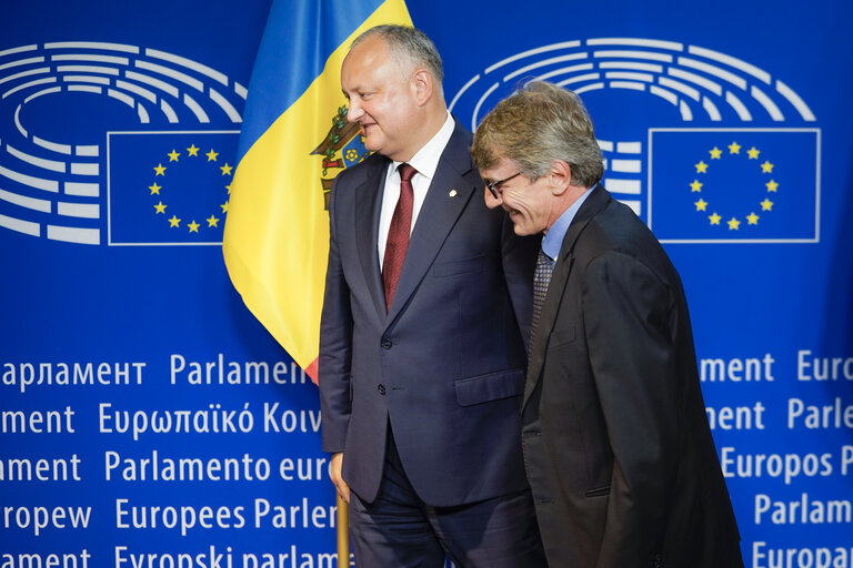 Photo 4 : David SASSOLI - EP President meets with Igor DODON - President of Moldova