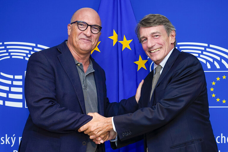 Fotografija 2: David SASSOLI - EP President meets with Andrea COZZOLINO