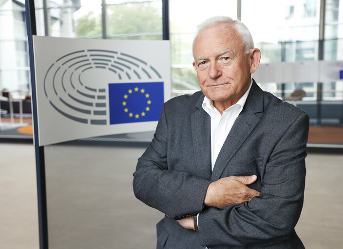 Leszek MILLER in the EP in Brussels