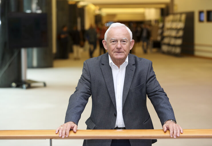 Fotogrāfija 11: Leszek MILLER in the EP in Brussels