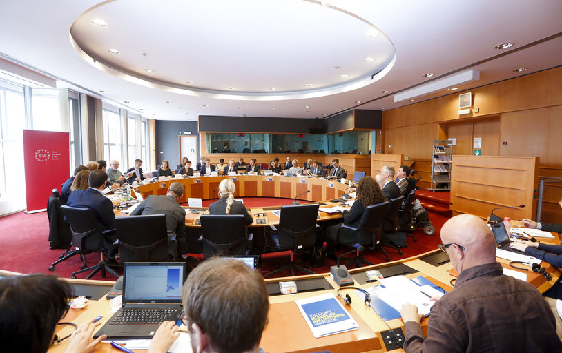 Foto 4: Roundtable on Religion and European Society organised by FIPRA and JESC - European Parliament’s Article 17 TFEU