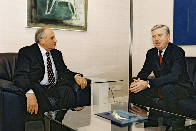 Foto 1: Pat COX EP President  meets with Mehmet VECDI GONUL