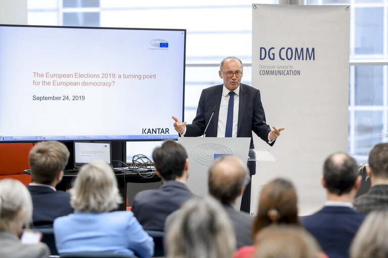 Zdjęcie 4: Launch event for this post-electoral survey and Public Opinion Monitoring Unit study. .Have European elections entred a new dimension? The 2019 Post-Electoral Eurobarameter Study