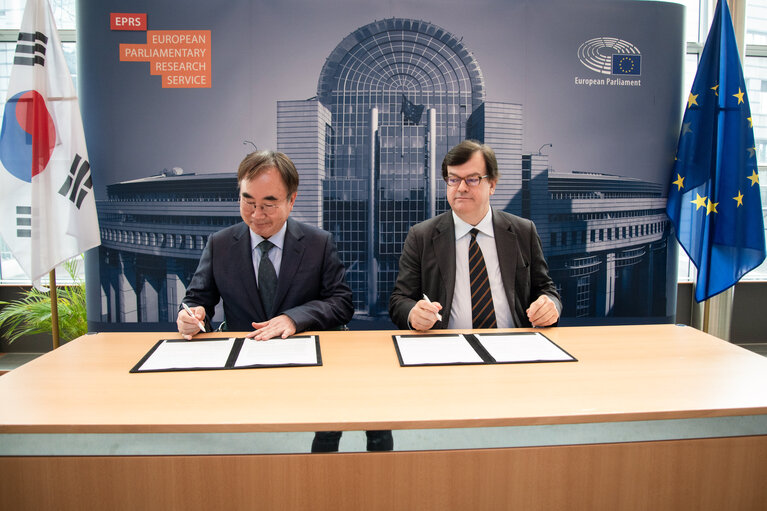 Fotografie 13: Signing ceremony of the Memorandum of Understanding with the South Korean National Assembly