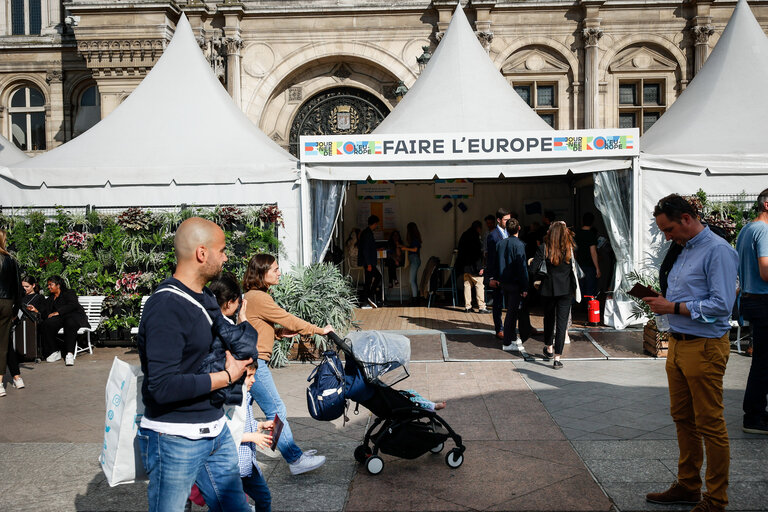 Снимка 10: Europe Day 2022 in Paris, France