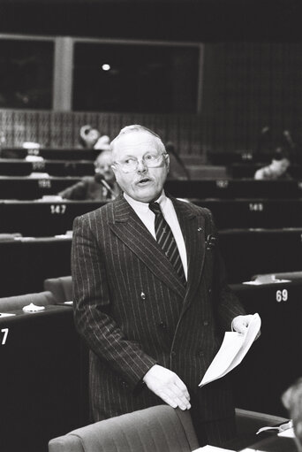 Photo 2 : The MEP Cornelis BERKHOUWER during a session in March 1980.