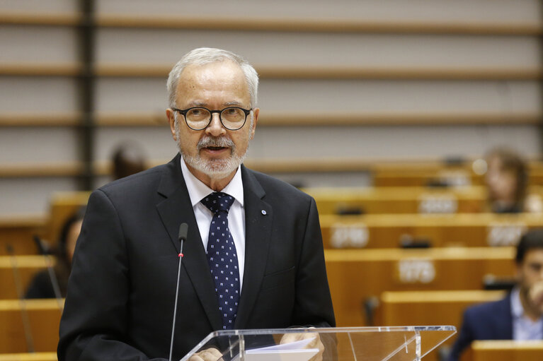 Photo 2 : Plenary session - Council and Commission statements - Preparation of the European Council meeting of 17 and 18 October 2019