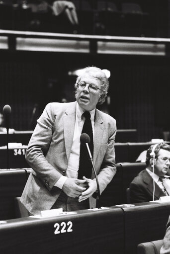 Fotografie 2: The MEP Charles JOSSELIN during a session in Strasbourg in  March 1980.