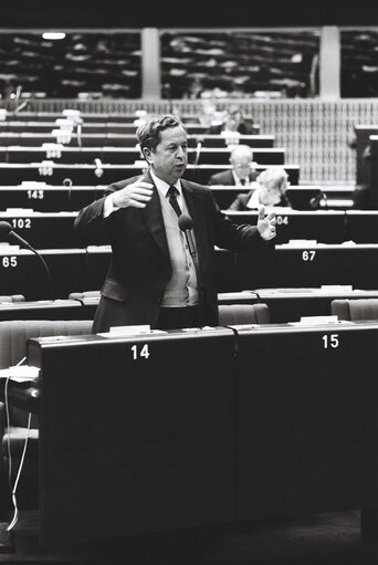 Photo 1 : Poul MOLLER during a session in Strasbourg in March 1980.