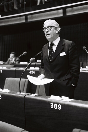 The MEP Madron Richard SELIGMAN during a session in Strasbourg in March 1980.