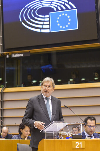 Fotografija 49: Plenary session  - Commission statement - Greening the European Investment Bank, in the presence of Werner Hoyer, President of the EIB