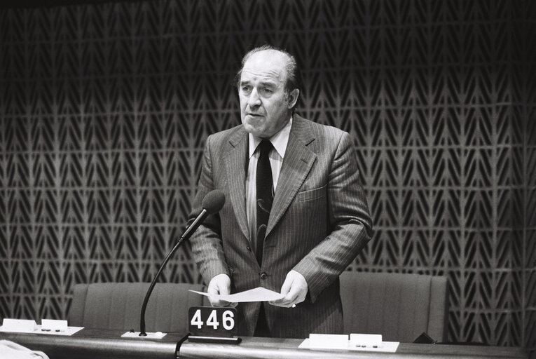 Fotografi 4: The MEP Neil BLANEY during a session in Strasbourg in March 1980.