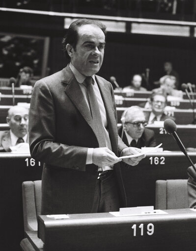 Fotografi 1: MEP Georges MARCHAIS during a session in Strasbourg in March 1980.