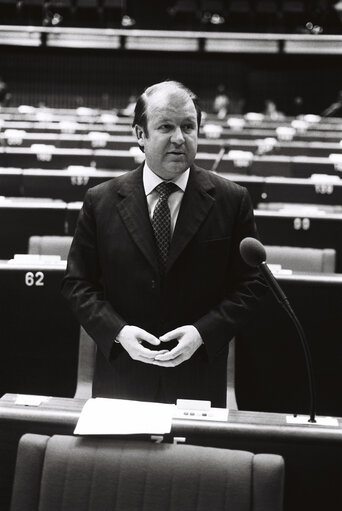 Fotografija 2: The MEP Basil de FERRANTI during a session in Strasbourg in March 1980.