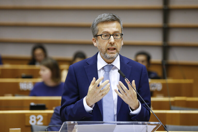 Photo 3 : Plenary session - Council and Commission statements - Preparation of the European Council meeting of 17 and 18 October 2019