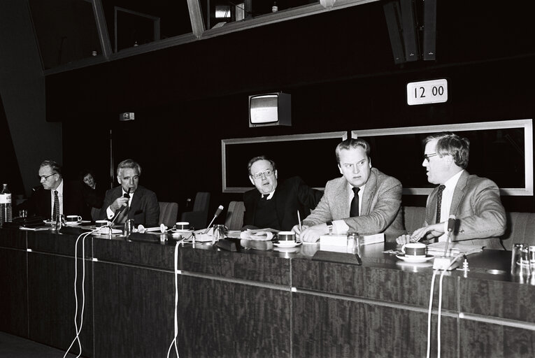 Photo 3 : 1980 March Meeting in Strasbourg