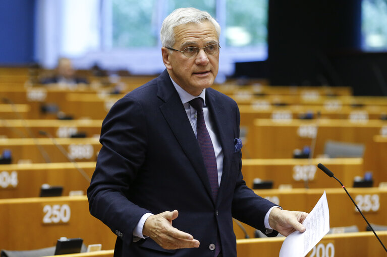 Photo 17 : Plenary session - Council and Commission statements - Preparation of the European Council meeting of 17 and 18 October 2019