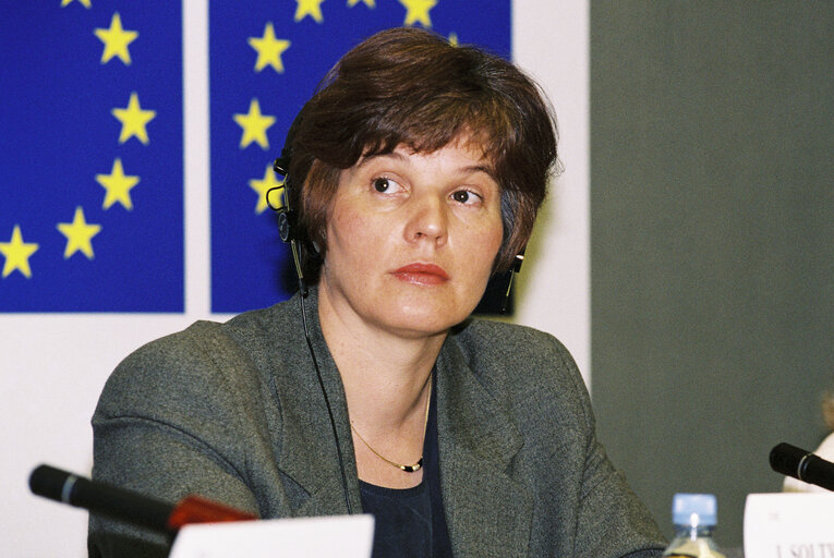 Fotografia 1: The MEP Irene Barbara Lilia SOLTWEDEL-SCHAFER during a meeting in Strasbourg in July 1996.