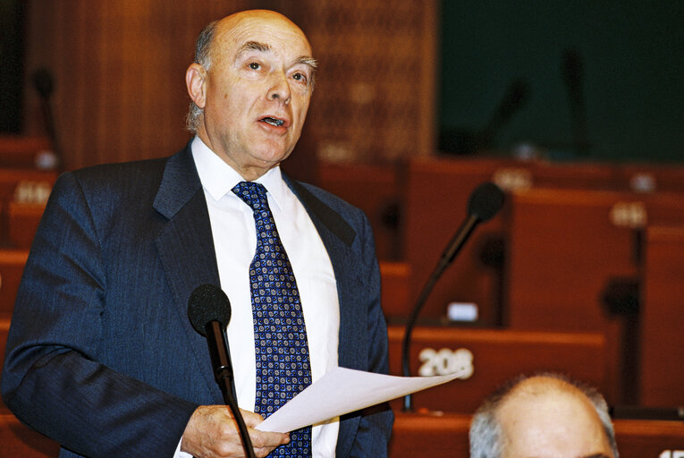 Foto 1: Fernand H.J. HERMAN in plenary session at the EP in Strasbourg.