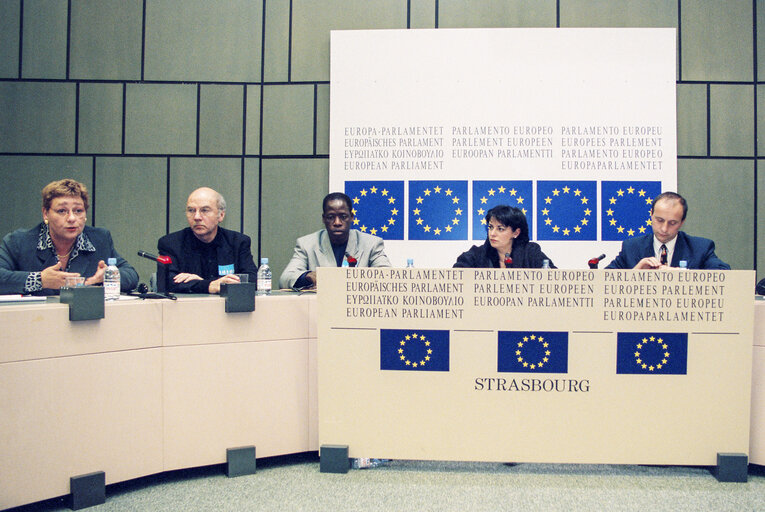 Fotografija 1: Press conference at the EP in Strasbourg