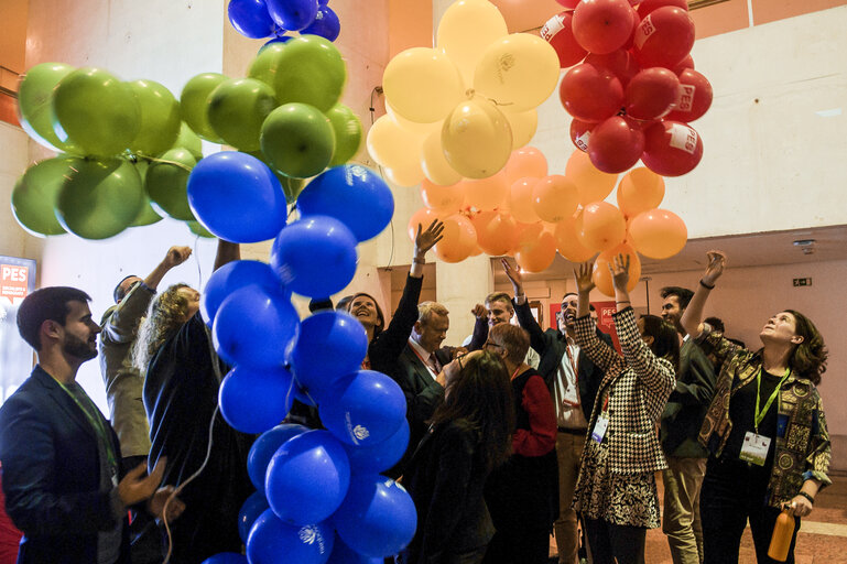 Fotografie 7: XI PES Congress in Lisbon - kick off EU election race with Frans Timmermans as lead candidate