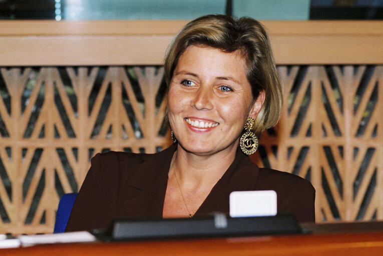 Fotografija 1: Daniela RASCHHOFER in plenary session at the EP in Strasbourg.