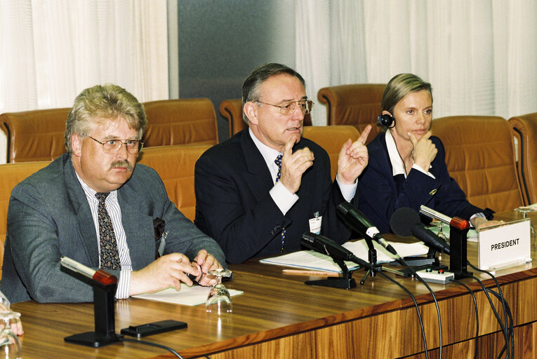 Fotografie 1: Intergovernmental Conference IGC in Luxembourg on April 22, 1996