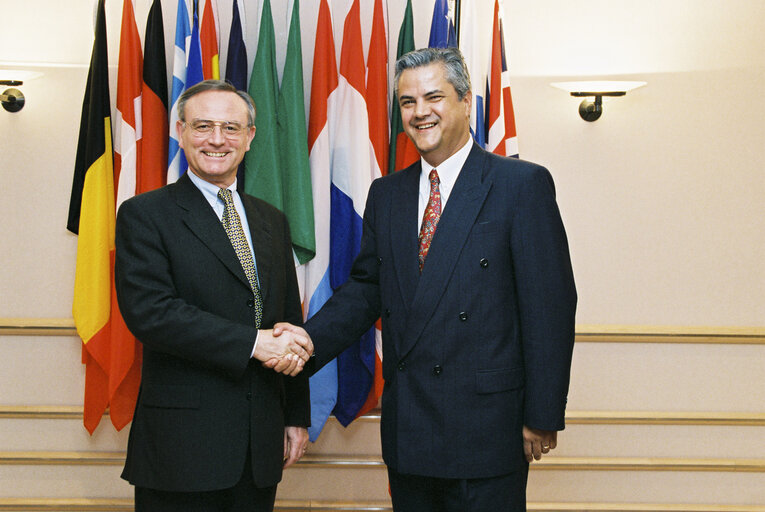 Klaus HANSCH EP President meets Adrian NASTASE, Romanian Deputy, in Brussels in July 1996.