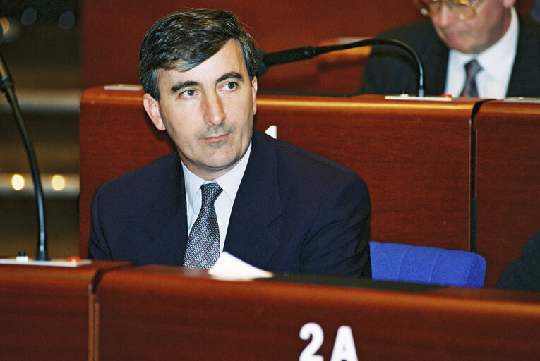 Fotografija 1: The MEP Gay MITCHELL during a session in Strasbourg in July 1996.