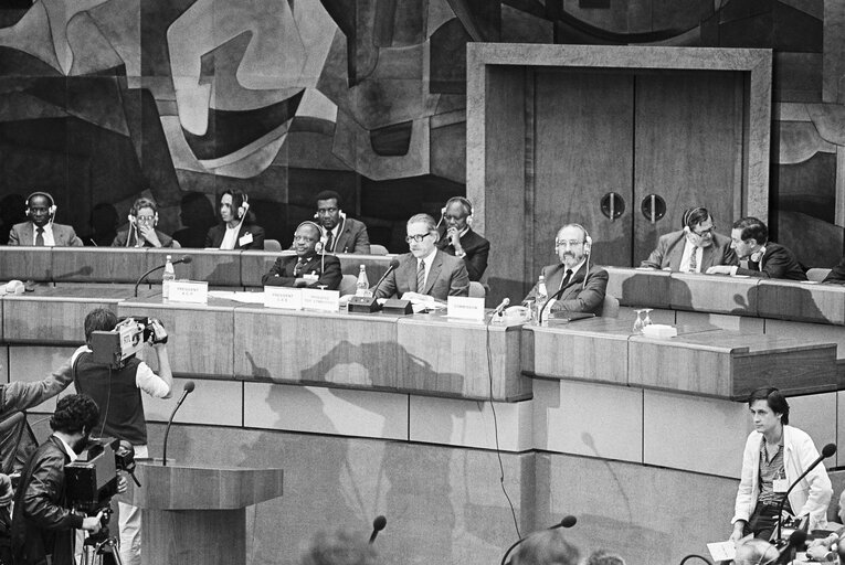 Fotagrafa 1: EC-ACP Convention at the European Parliament in Luxembourg in October 1983