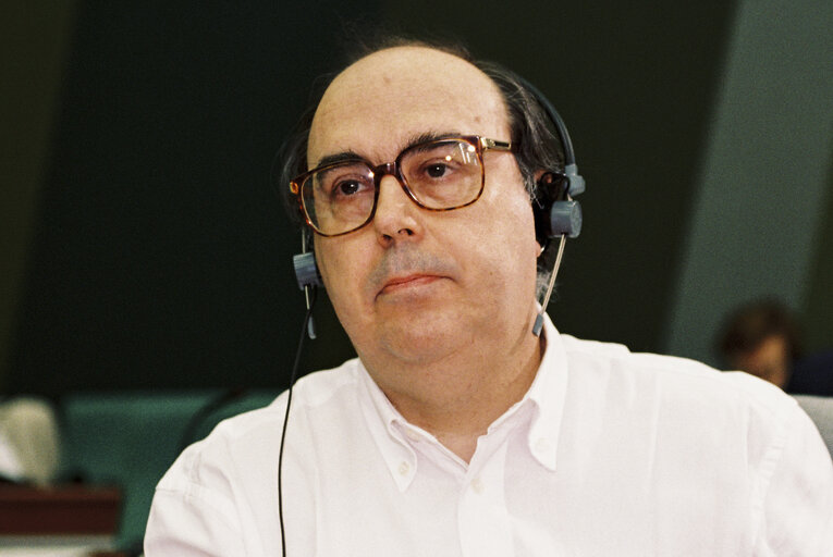 Billede 4: The MEP Salvador JOVE PERES during a meeting in Strasbourg in July 1996.