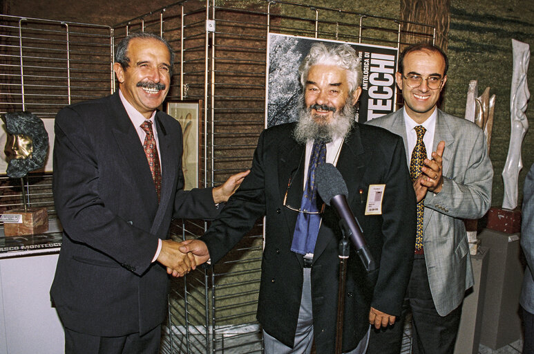 Zdjęcie 1: Launch of the exhibition of the artist Montecchi at the European Parliament in Strasbourg