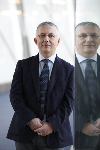 Foto 1: MEP Massimo PAOLUCCI at the European Parliament in Brussels