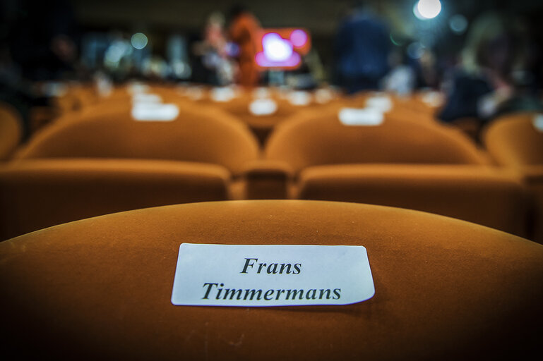 Fotografie 7: XI PES Congress in Lisbon - kick off EU election race with Frans Timmermans as lead candidate